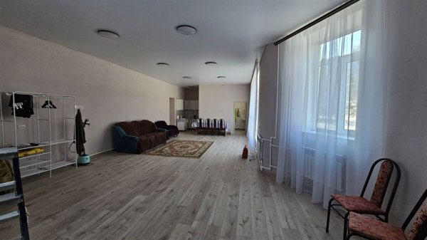 1-к квартира, 1/3 эт., 63м²