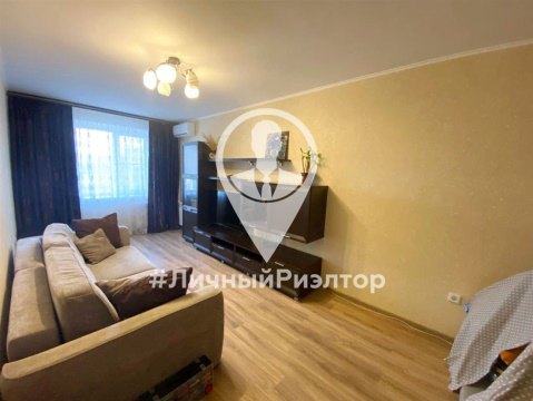 2-к квартира, 4/10 эт., 52м²